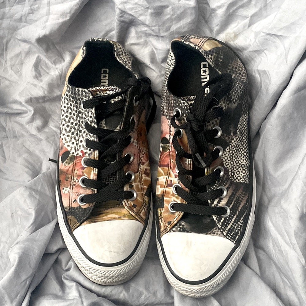 Converse Allstar Chucks like new worn 3-4 times
